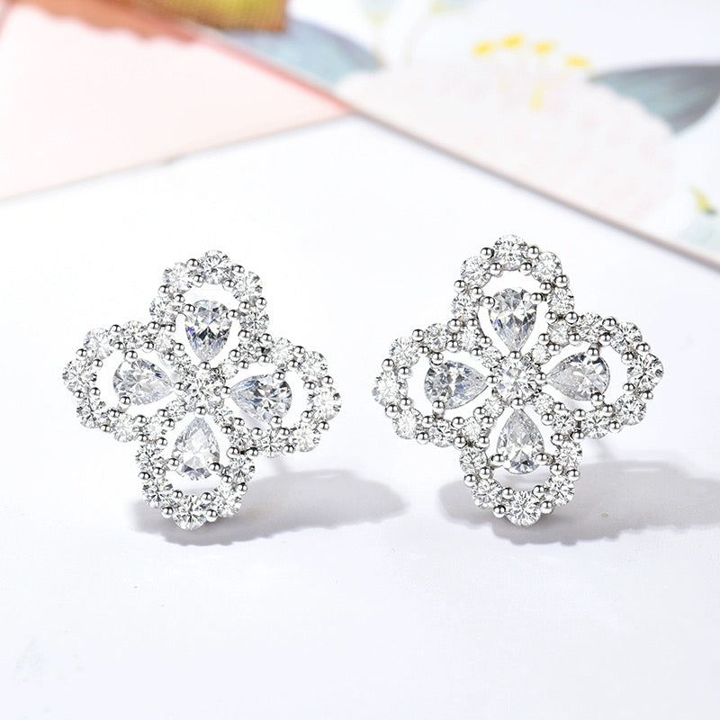 LOOP EARRINGS FULL MOTIF DIAMOND 16MM
